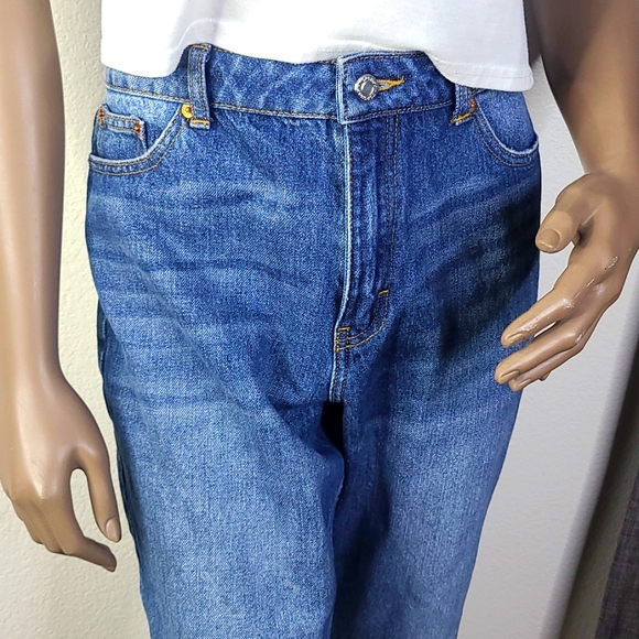Topshop Denim - Topshop Mom Jean Size 30 x 30 Blue Midwash Denim Casual Everyday Basic Pant EUC